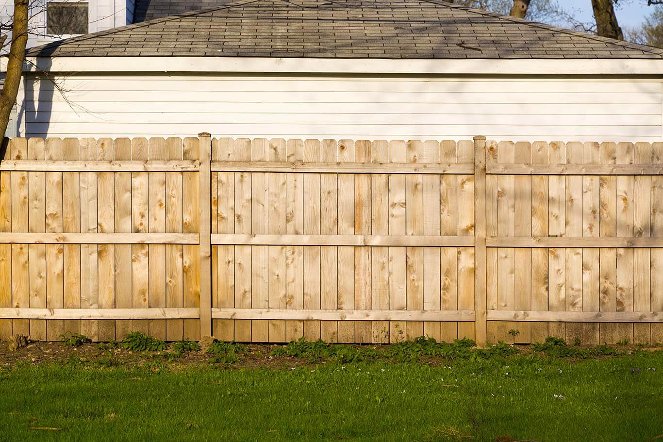 Wood privacy fence